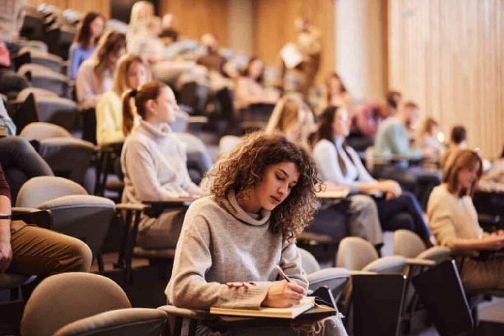 Bursaries for students who already started university